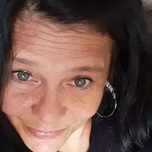 Meet your Posher, Cassandra